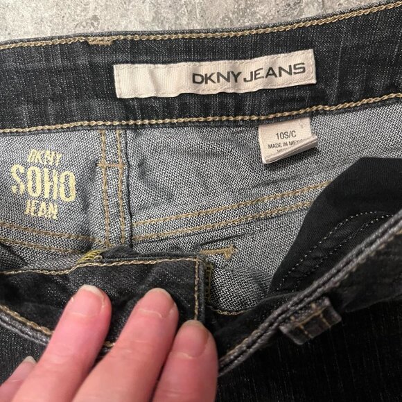 DKNY Women's Sz 10 Designer Soho Jeans Black BootCut Mid Rise Ladies Denim Pants - Picture 3 of 3
